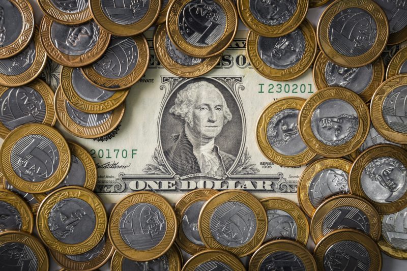 Dólar a R$ 6: moeda norte-americana dispara no Brasil