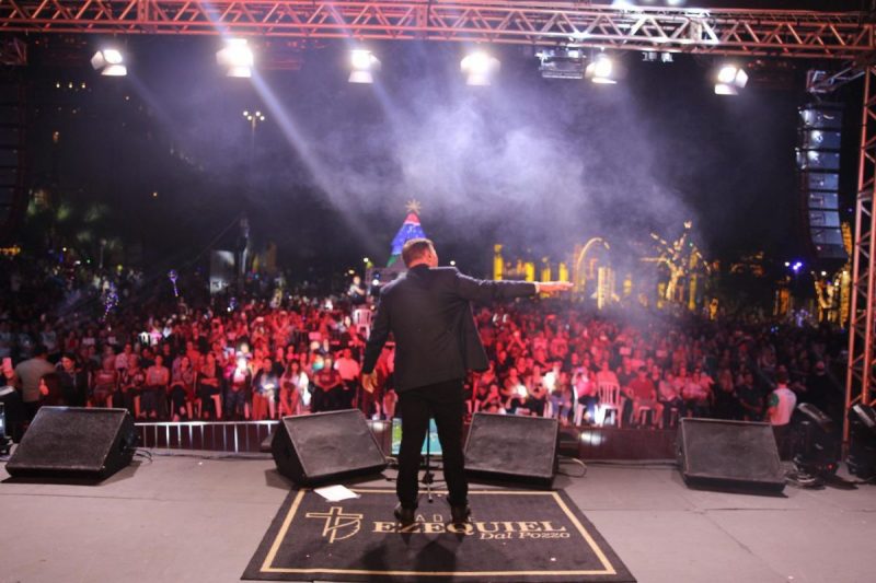 Abertura do Natal ocorreu em Chapecó 