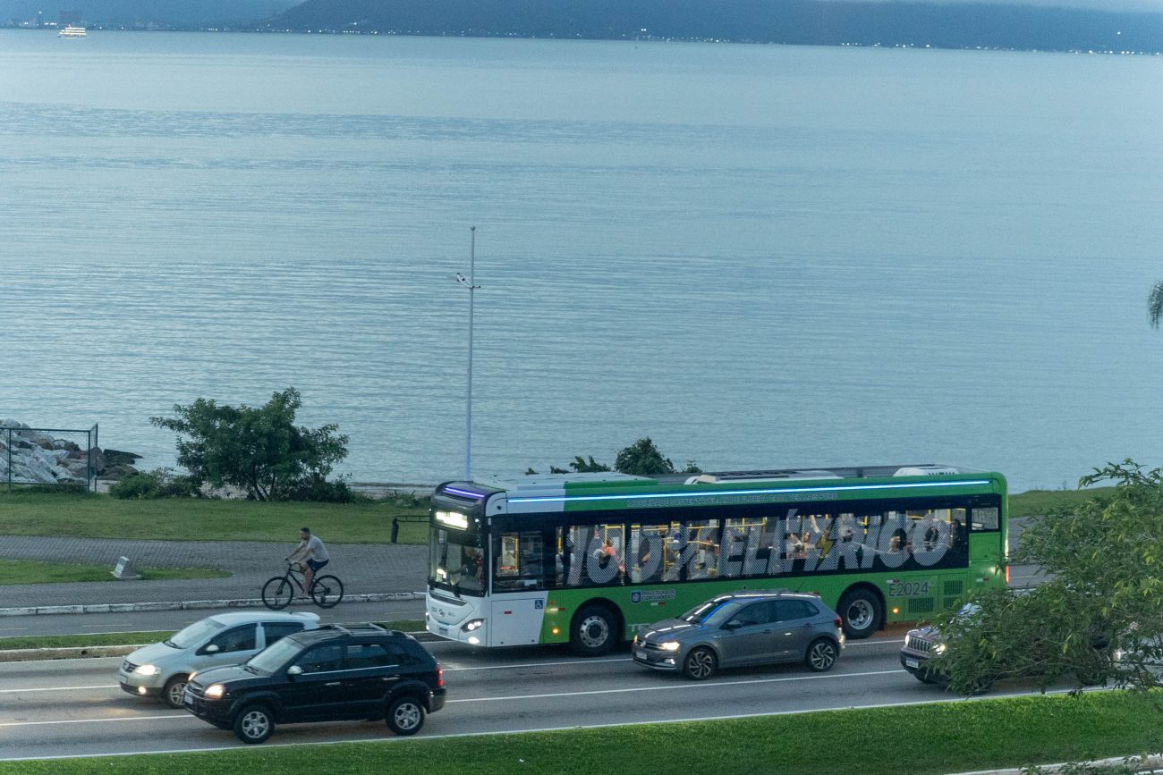 Ônibus elétrico que está circulando em Florianópolis - Germano Rorato/ND