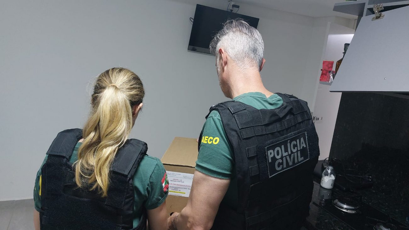 A operação começou na tarde de quarta-feira (27) e foi concluída na manhã desta quinta, com ordens judiciais expedidas pela 2ª Vara Criminal e pela Vara Regional de Garantias de Chapecó. - Gaeco/Reprodução