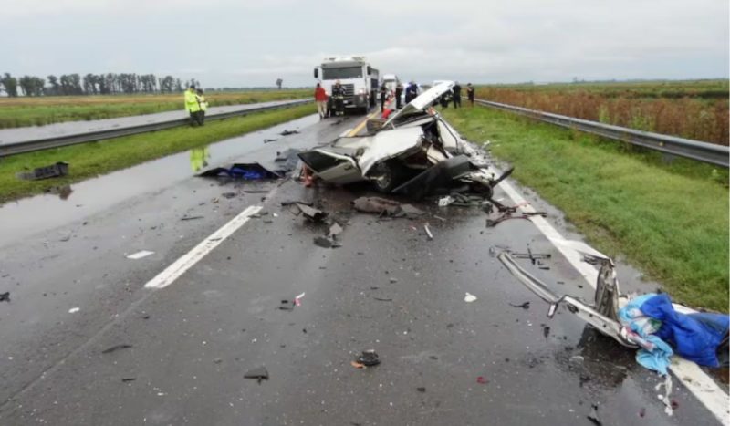 Pai e filho morrem em acidente de carro na Argentina