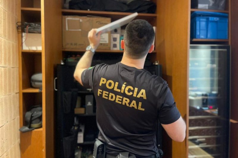 Policial Militar foi preso. 