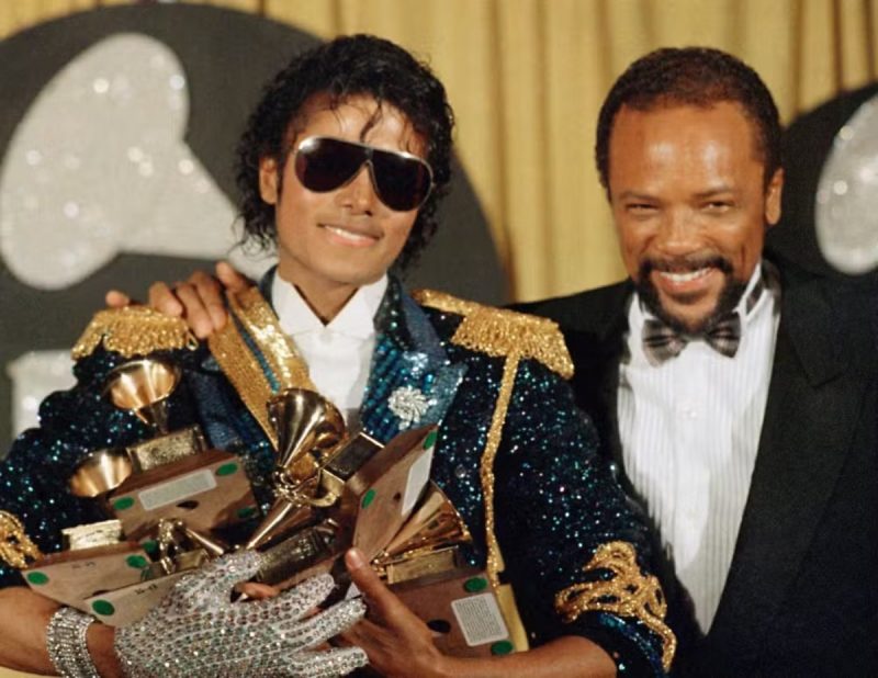 Quincy Jones com Michael Jackson, em premiação do Grammy