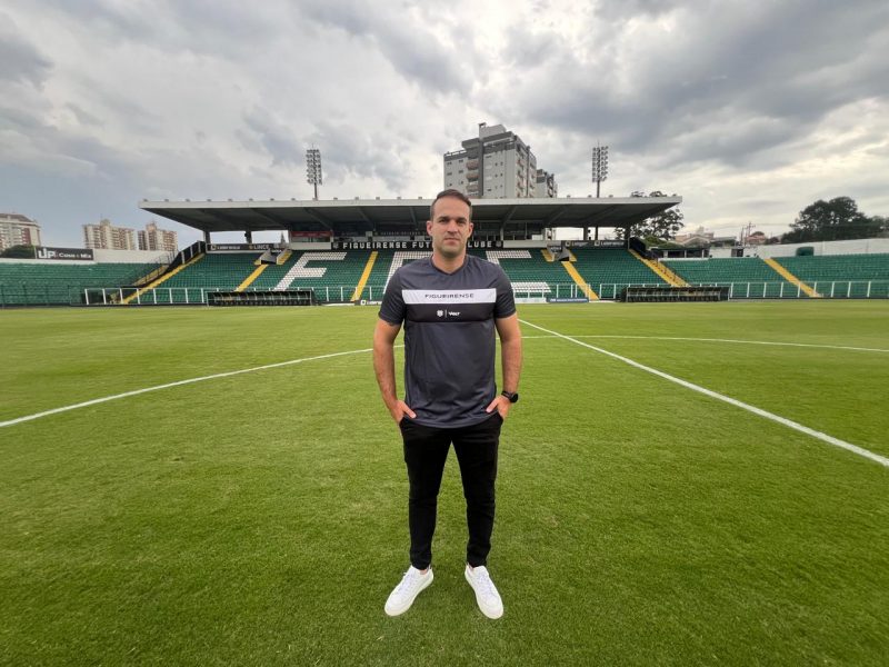 Thiago Carvalho foi apresentado nesta quinta-feira como novo técnico do Figueirense