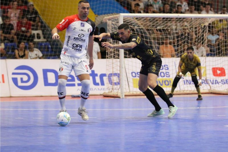 Jogo de volta entre JEC Futsal e Umuarama será no dia 10 de novembro, no Centreventos Cau Hansen