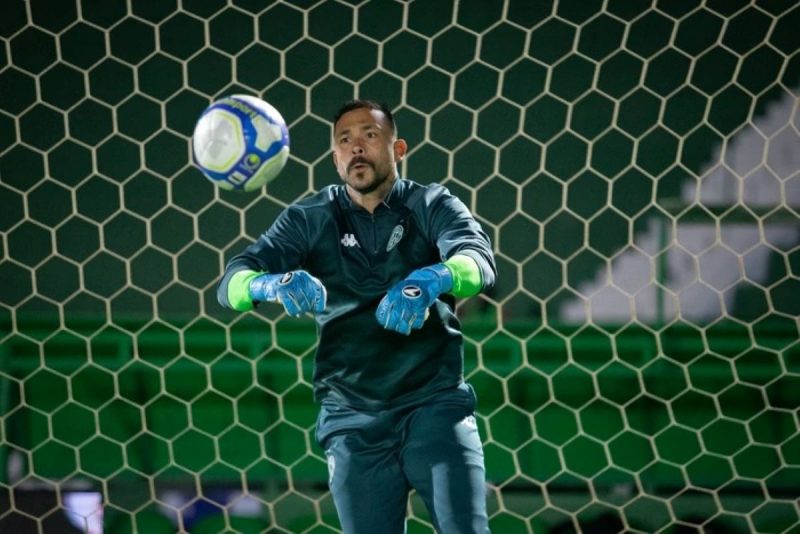 Goleiro Vladimir caiu pela primeira vez para a Série C com camisa do Guarani 