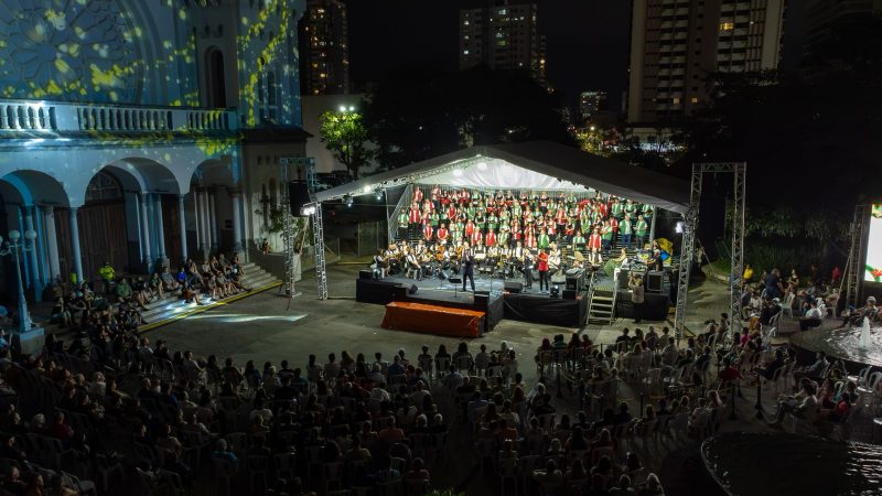 Natal EnCanto na praça da matriz