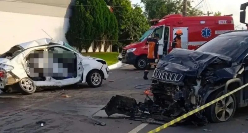 Carros destruídos no acidente no Espírito Santo