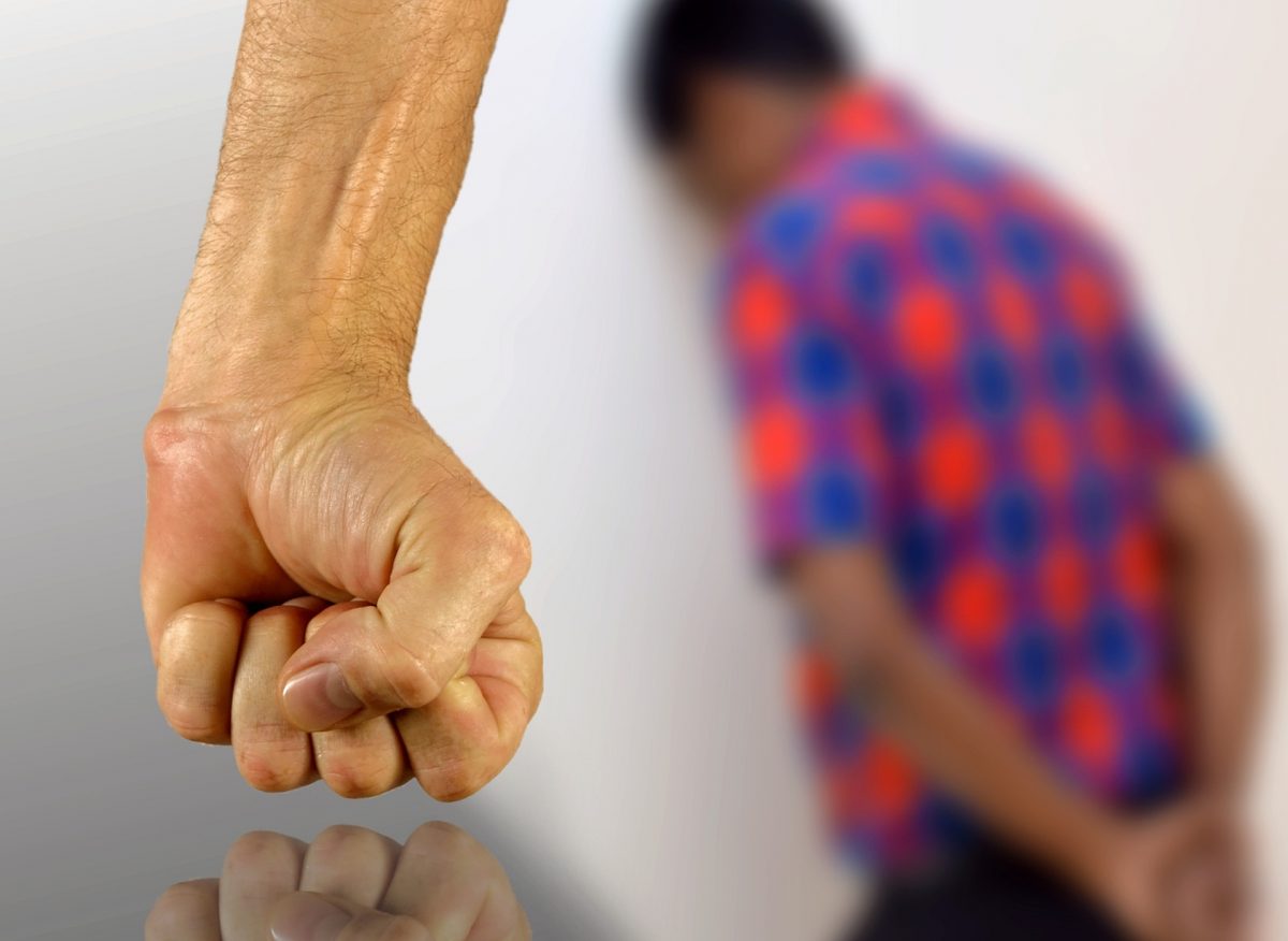 Criança de 5 anos é brutalmente agredida pelo pai após ‘subir em um muro’ e aparece com marcas pelo corpo em SC - QTU Questões do Universo
