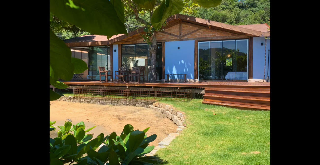 Fachada da casa disponível no airbnb em Florianópolis - Airbnb/Divulgação