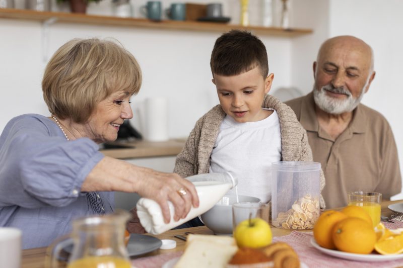 Confira as recomenda&ccedil;&otilde;es para n&atilde;o colocar a sa&uacute;de dos netos em risco – Foto: Freepik/ND