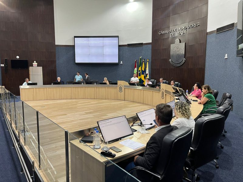 Reunião na Câmara de Vereadores de Itajaí