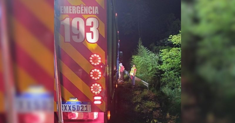 Corpo de Bombeiros trabalhou no resgate em ribanceira