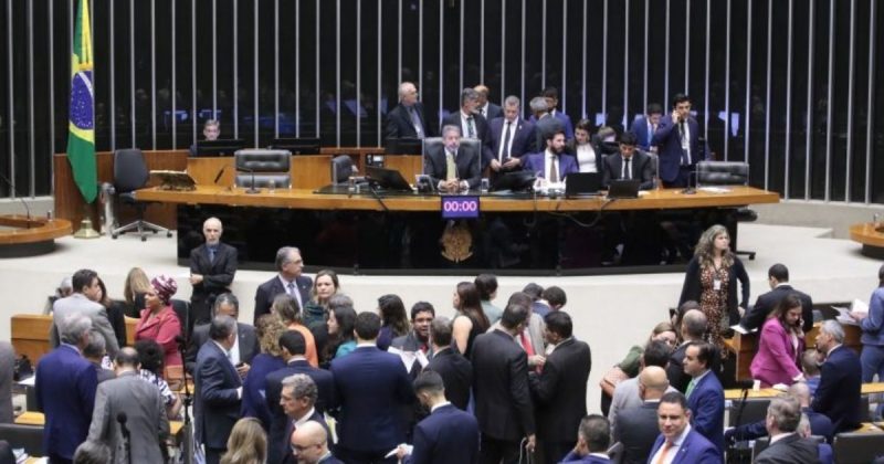 Deputados aprovando o fim do DPVAT na Câmara