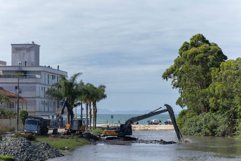 Rio do Brás fica próximo de um dos acessos à Praia de Canasvieiras - Foto: Germano Rorato/ND