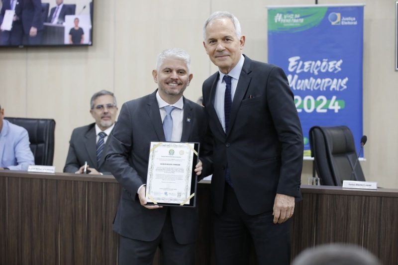 Egidio Ferrari durante cerimônia de diplomação em Blumenau 