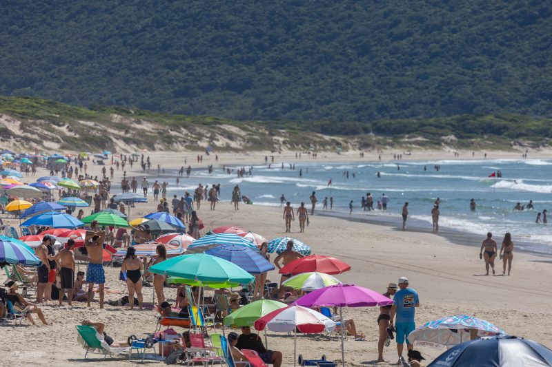 Sexta-feira será ensolarada, mas pancadas de chuva isoladas devem atingir parte do estado