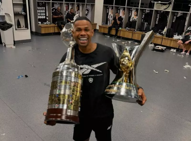 Em 2024, jogador do Botafogo foi campeão da Copa Libertadores e Campeonato Brasileiro