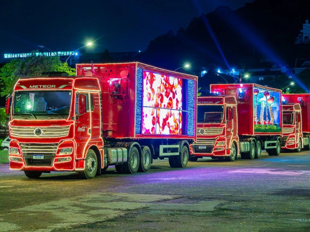 Caravana De Natal Da Coca Cola Passa Ter A Feira Em Blumenau