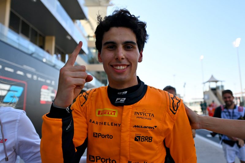 Gabriel Bortoleto celebrando sua conquista da F2