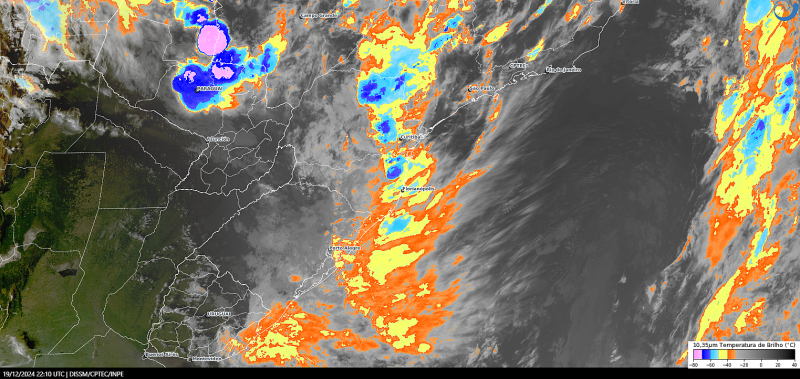 imagem de satélite mostra área de instabilidade e calor em SC