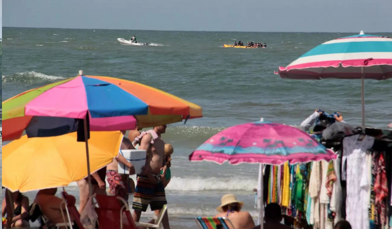 Veja como denunciar golpes de verão e irregularidades a serviços turísticos em Santa Catarina 