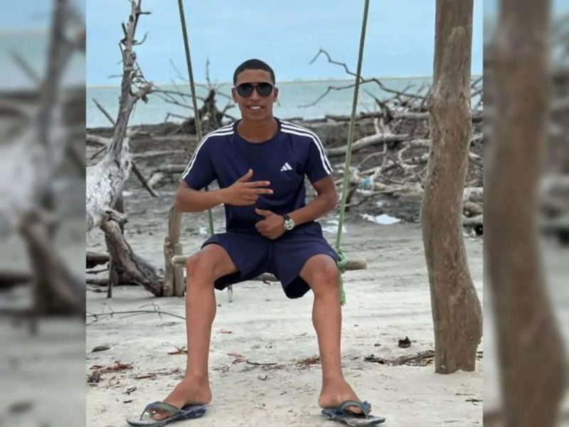 Henrique Marquez fazendo gesto de facção sem saber em Jericoacoara