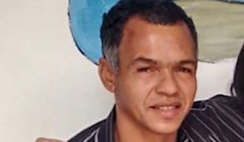 foto mostra Jailson, que morreu acusado pelo vizinho de dar uma "espiadinha"