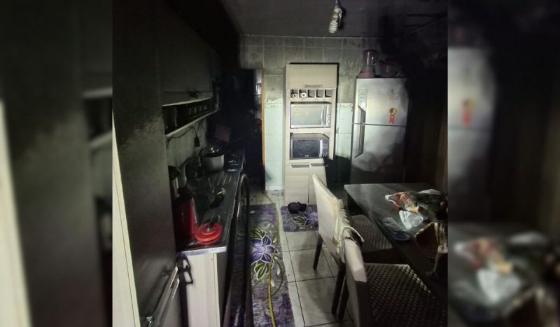 Homem morre carbonizado em incêndio no Monte Cristo, em Florianópolis 