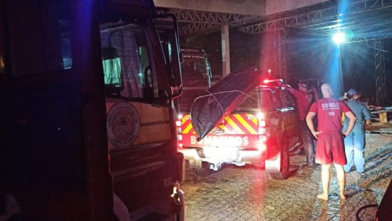 Esposa chama bombeiros ap&oacute;s marido sumir e homem &eacute; encontrado dentro de rio em SC