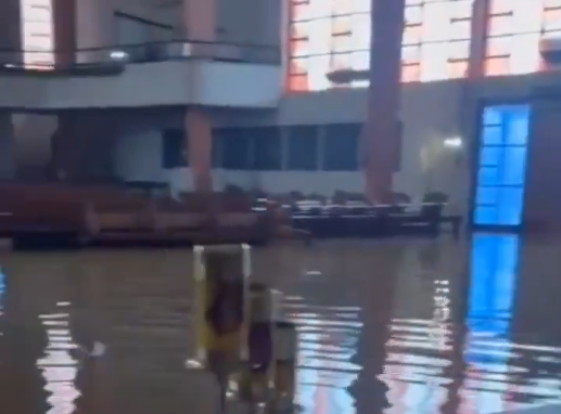 Igreja abaixo d'água em Bom Retiro 