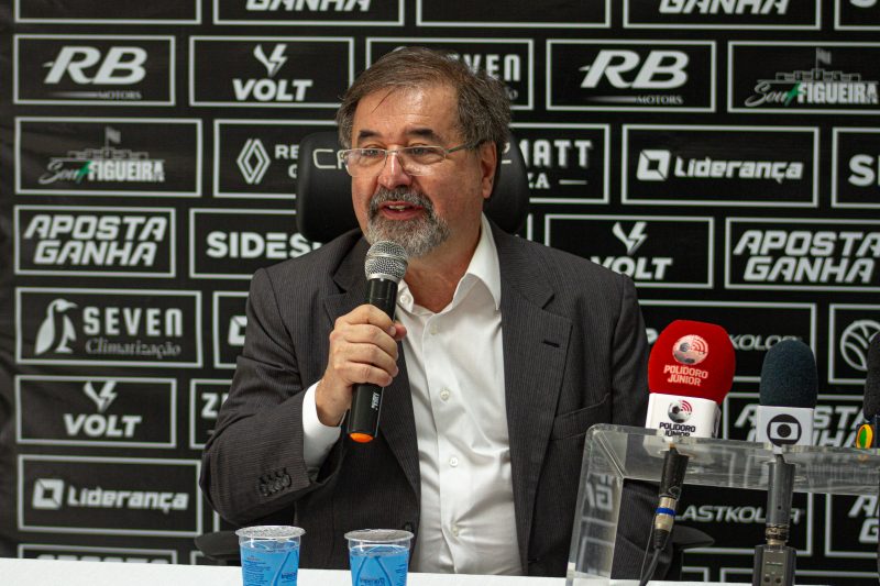 Marco Aurélio Cunha deixou o Figueirense na tarde desta quarta-feira &#8211; Foto: Eduardo Pauli/FFC