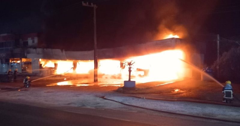 Incêndio na empresa durante a madrugada