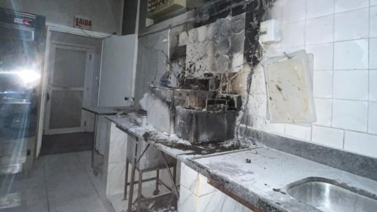 Hotel &eacute; evacuado em SC ap&oacute;s inc&ecirc;ndio em cozinha