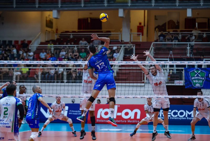 Joinville Vôlei perde para o Blumenau no último jogo do ano em casa na Superliga