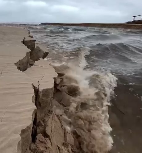 Rompimento de lagoa já aconteceu duas vezes em dezembro, diz morador do Sul da Ilha