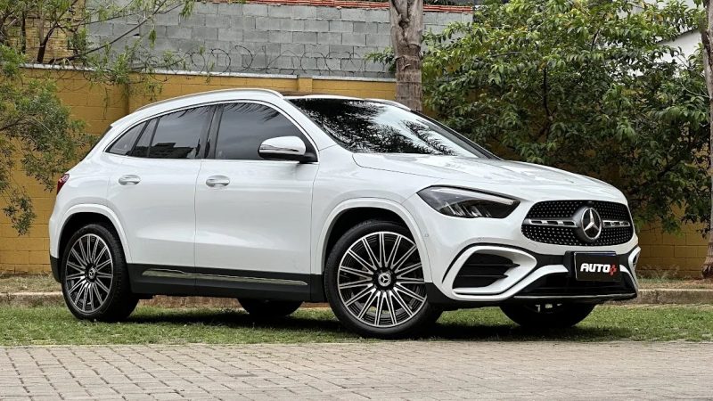 Mercedes Benz GLA 200 na cor branca