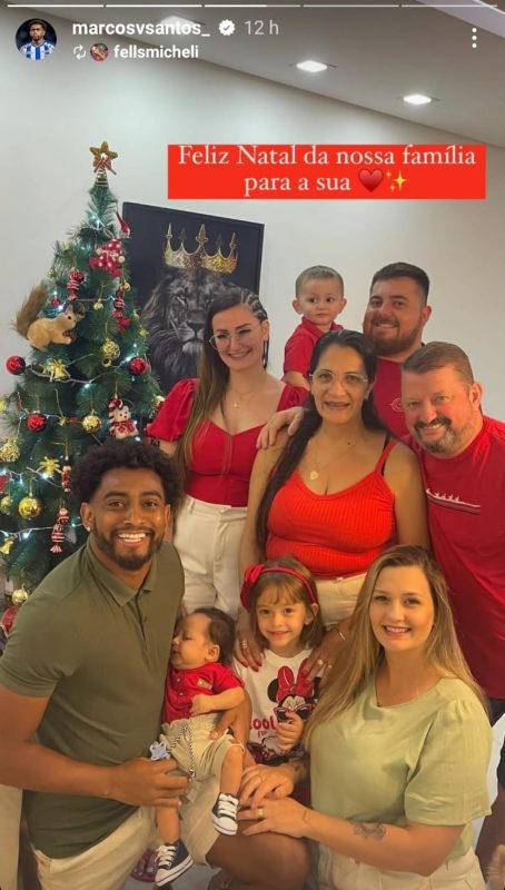 Marcos Vinícius com a família no Natal