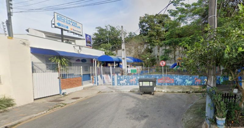 Homem tenta invadir escola 