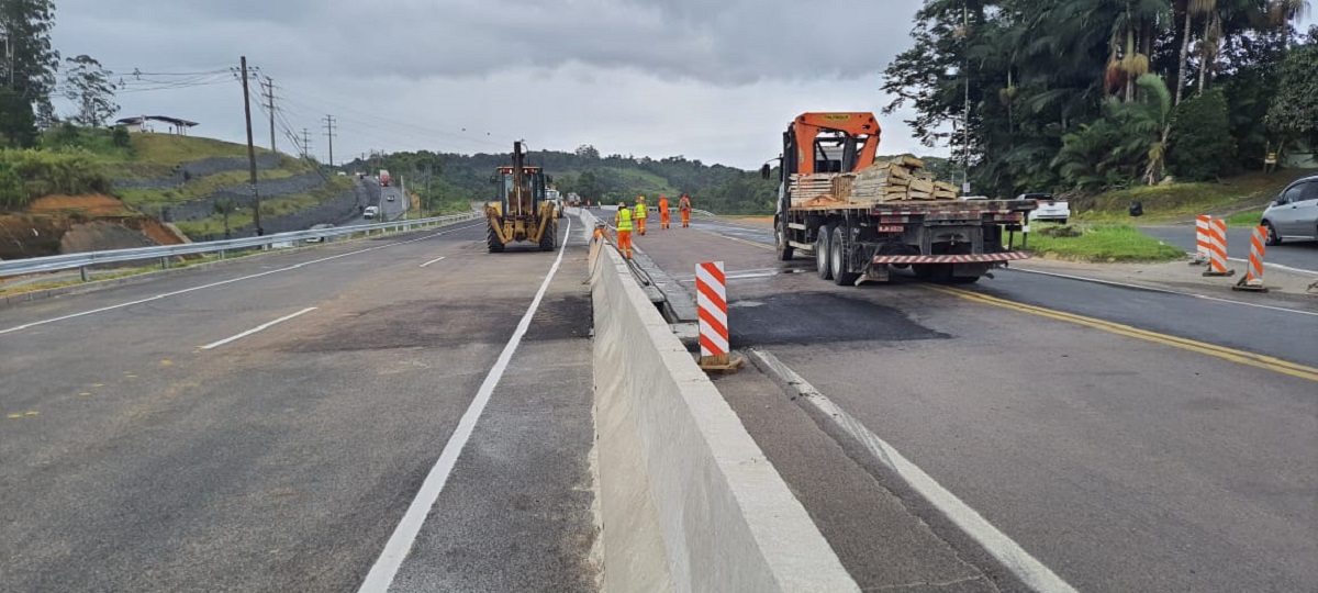 DNIT orienta motoristas sobre interdição na BR-470 na quarta-feira (4)