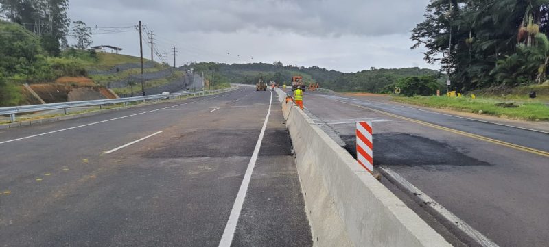 Duplicação da BR-470 está divida em quatro lotes, mas nenhum deles está 100% concluído. Apesar disso, há expectativa de avanços em 2025 - Foto: Adriano Raulino/NDTV