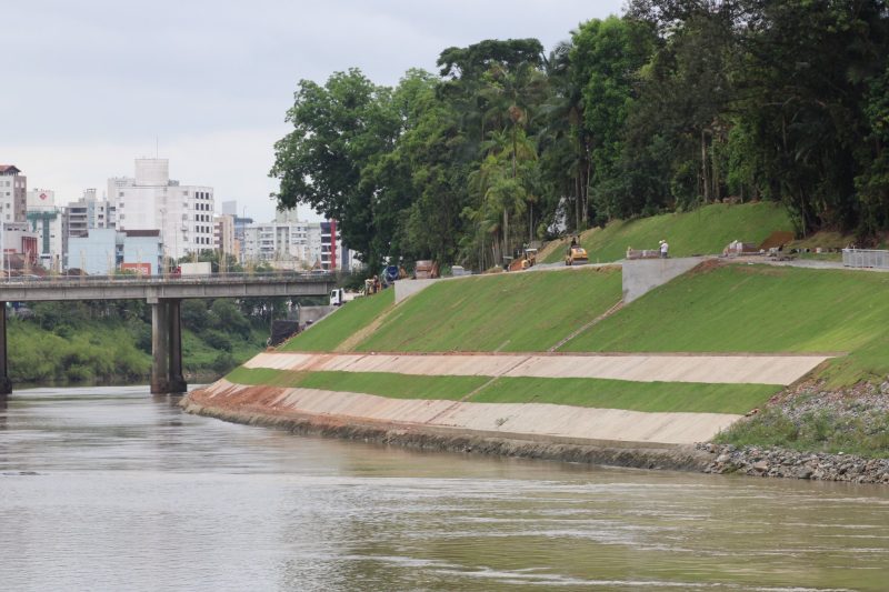 Obras da Margem Esquerda em Blumenau 