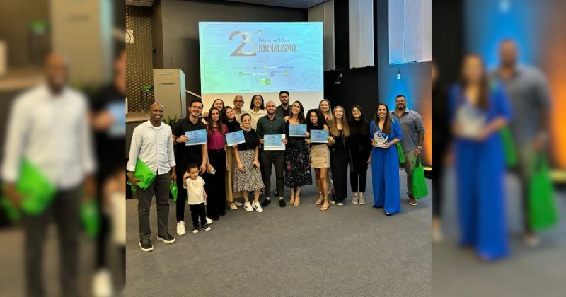 Equipe da NDTV Record Criciúma na cerimônia de premiação do 23° Prêmio Acic de Jornalismo