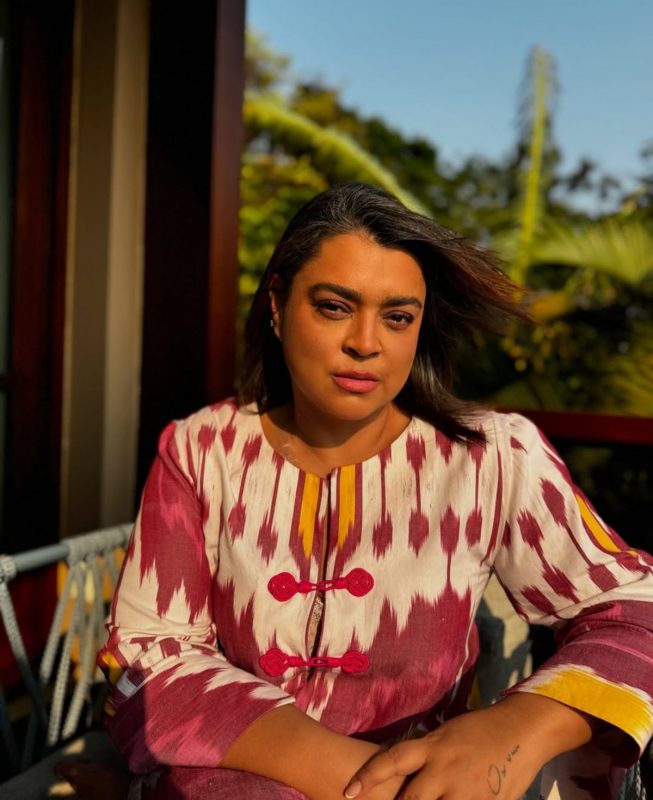 Foto da cantora Preta Gil à luz do dia 