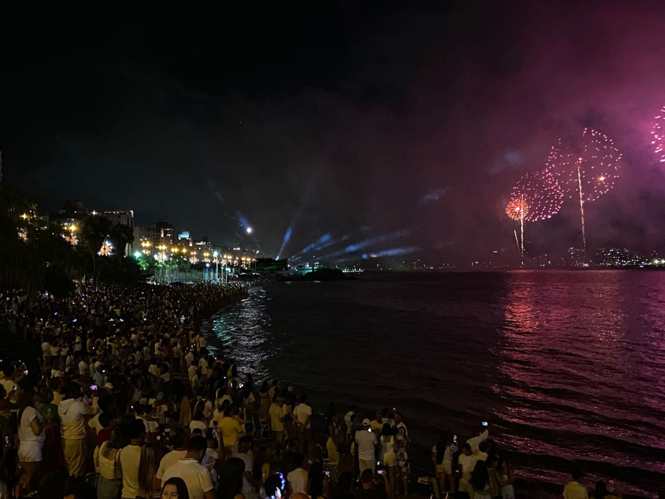 Réveillon em Florianópolis terá show pirotécnico de 15 minutos e shows nacionais