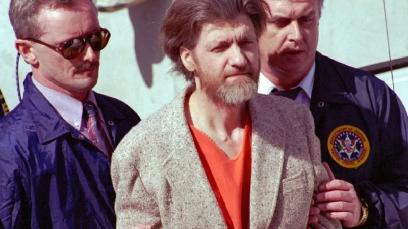 Unabomber Ted Kaczynski vivia isolado da sociedade, em uma cabana em contato com a natureza 