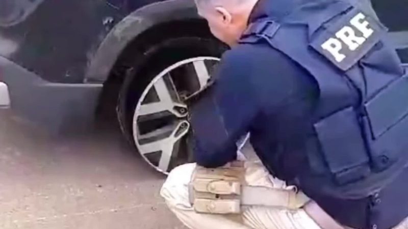 VÍDEO: Motorista é flagrado dirigindo sem os pneus em SP