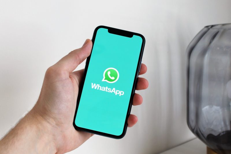 Meta cumpre ordens judiciais após juiz ameaçar bloqueio do WhatsApp no Brasil