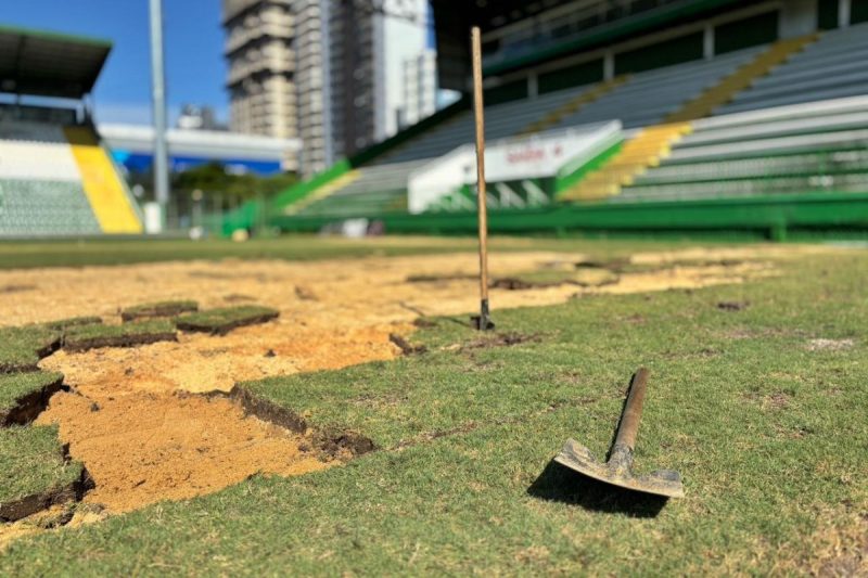 Arena Condá em Chapecó dá início à troca de gramado