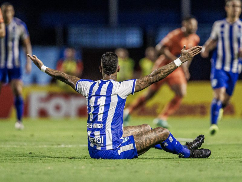 Alef Manga está fora do clássico entre Avaí x Figueirense